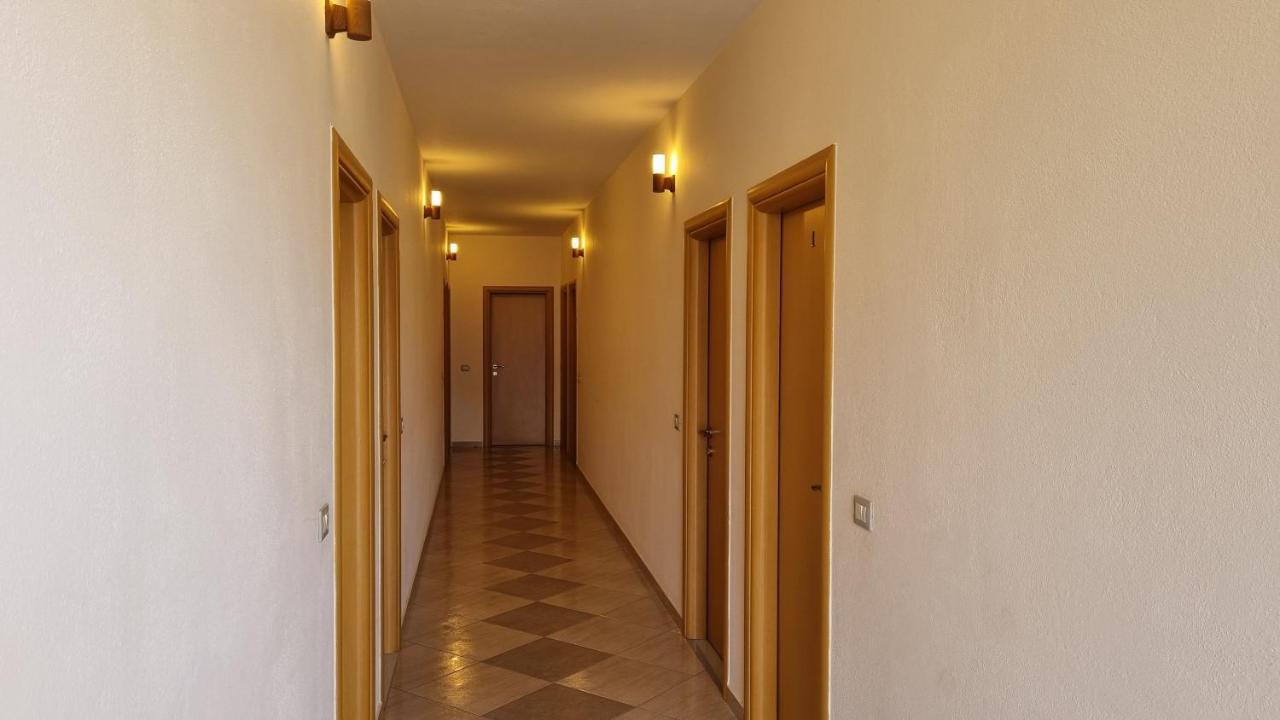 Hotel Anmaor Qëparo Exteriér fotografie